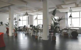locale ufficio con pavimento sopraelevati